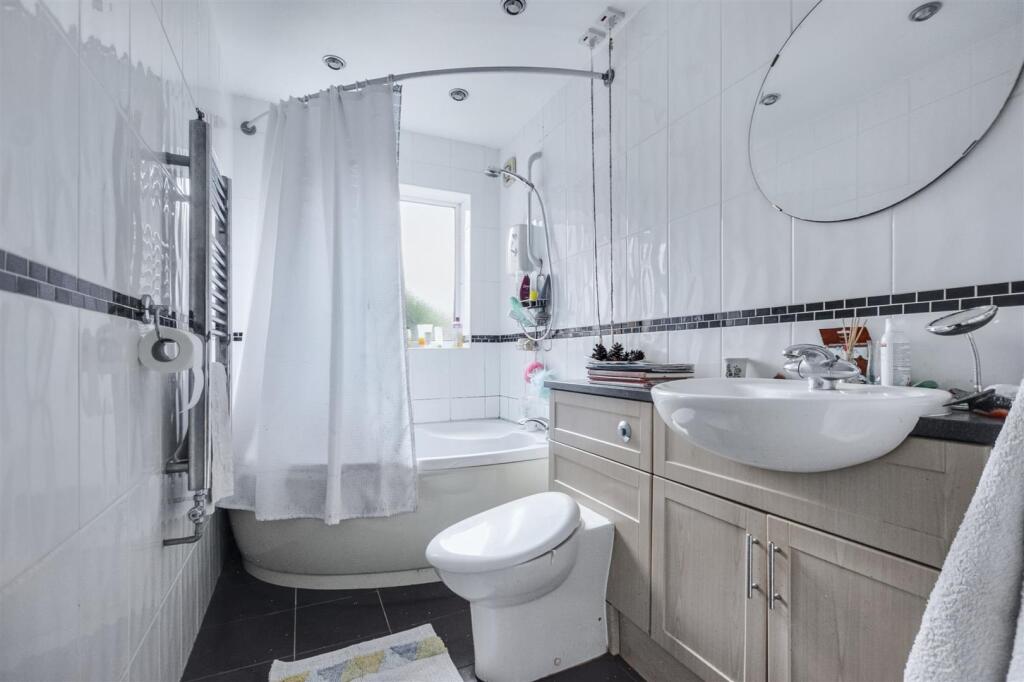 Downstairs Bathroom.jpeg