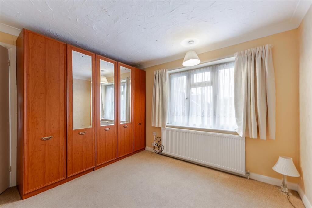 14 Lynton Close, Isleworth TW7 7ET-7.JPG