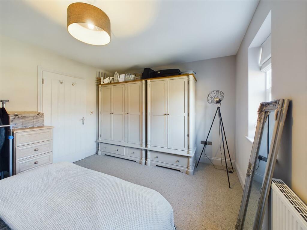 MASTER SUITE/ BEDROOM 1