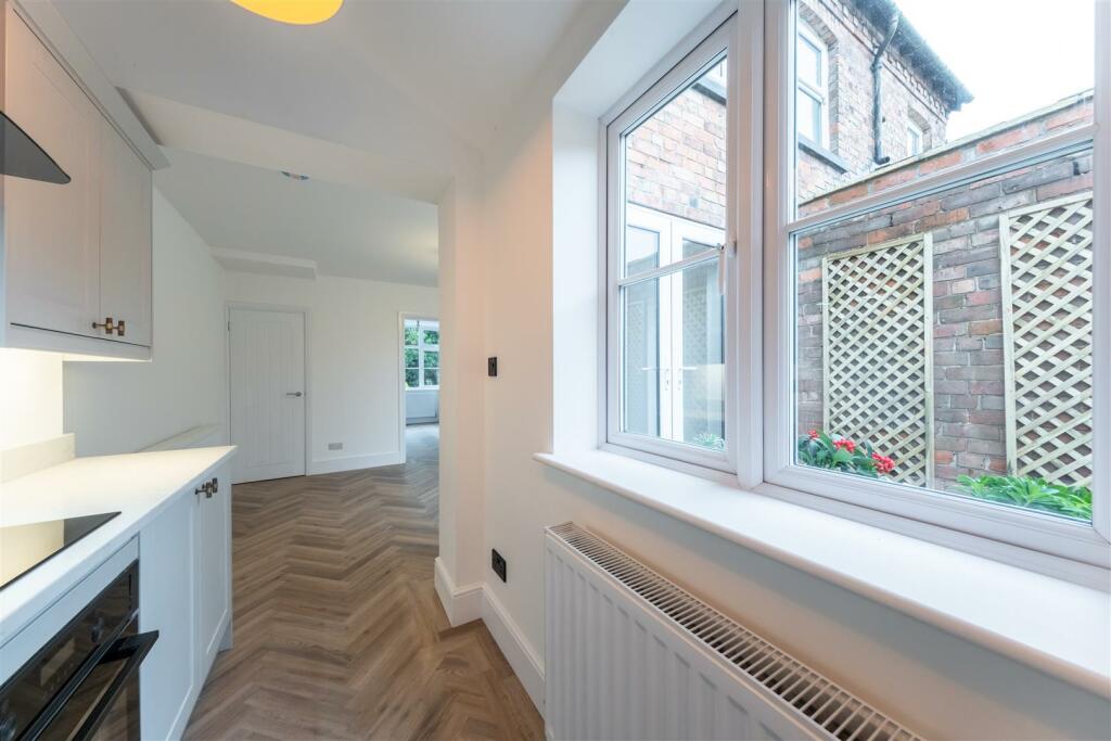 2 Coronation Terrace-005.jpg