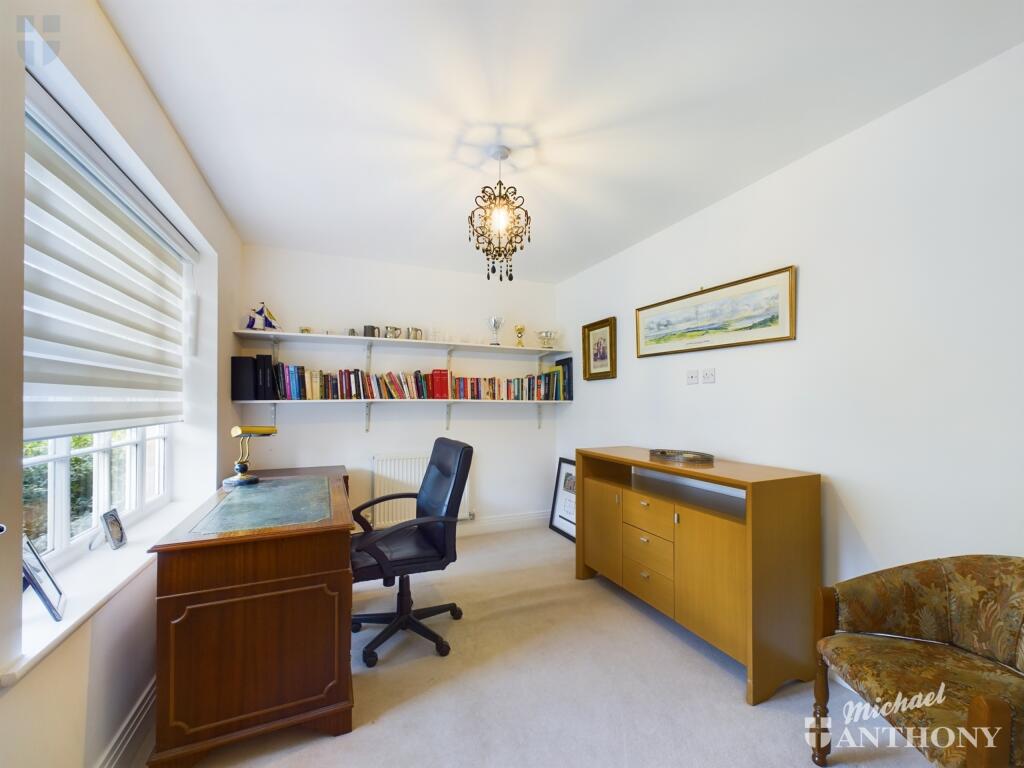 CAM03218G0-PR0464-STILL011