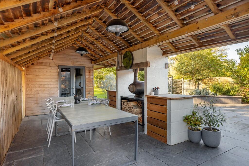 Outdoor Dining Area