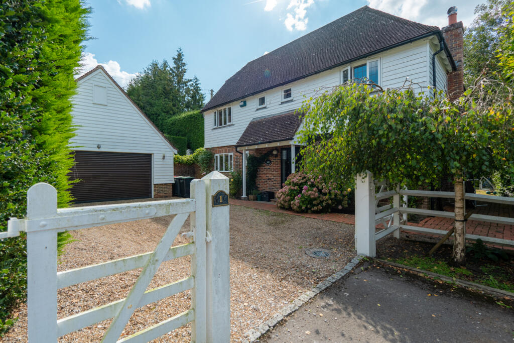 1, Thanington Court Farm, Thanington Road, Canter
