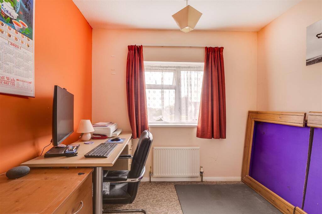 Romany Close 34-20.jpg