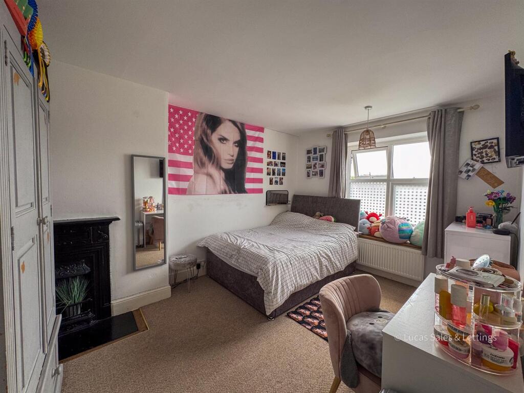25 Queen Eleanor Rd Geddington-17.jpg