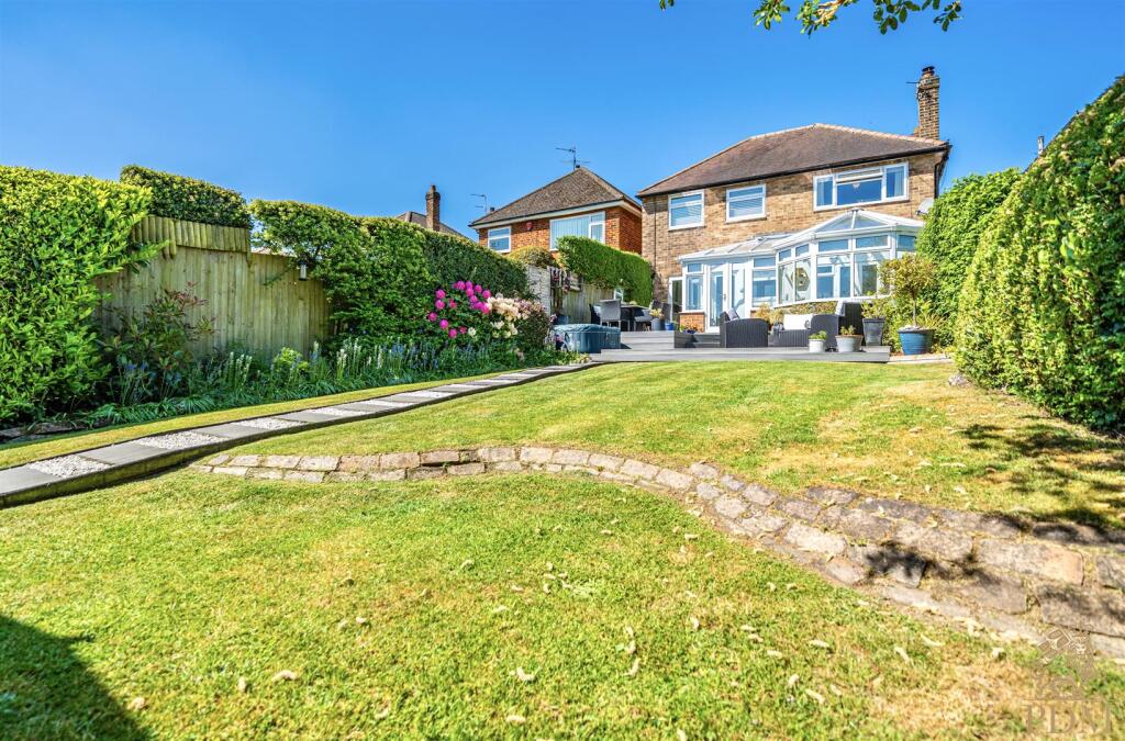 25044-01 Bankfield Drive_043.jpg