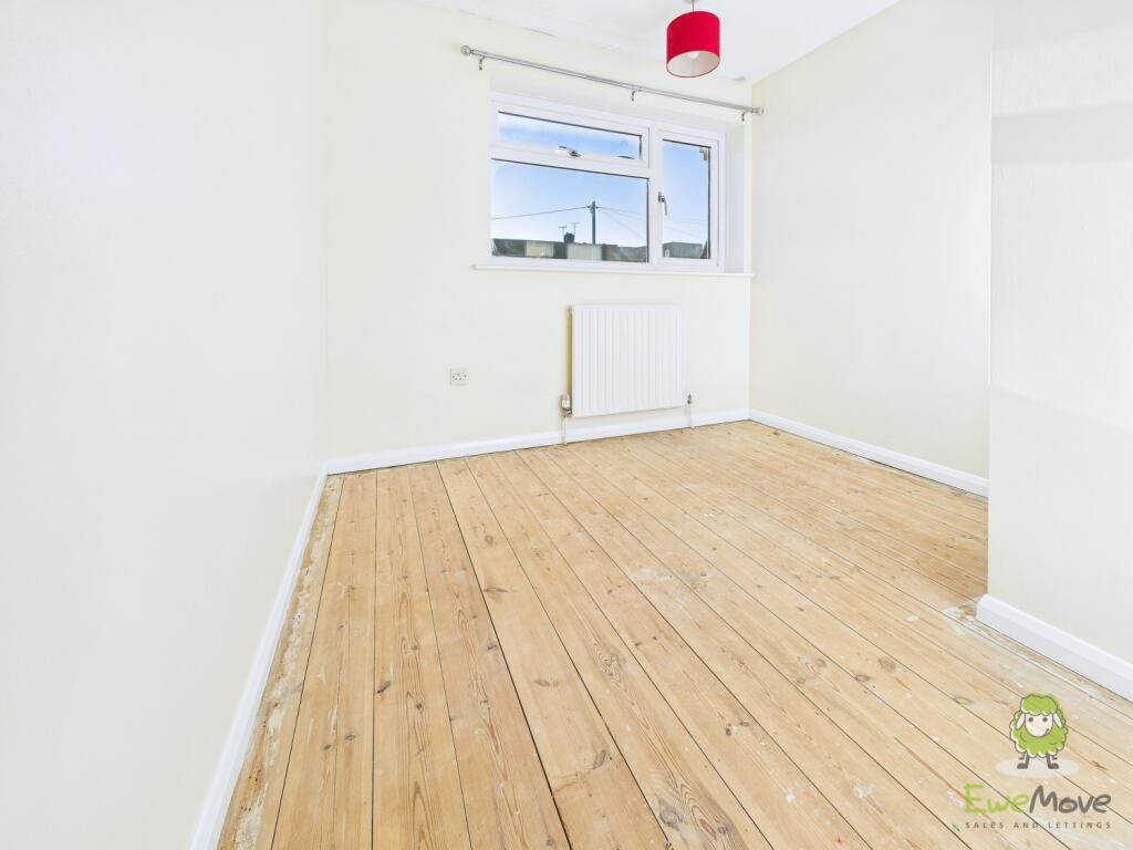 CAM01543G0-PR0168-STILL009