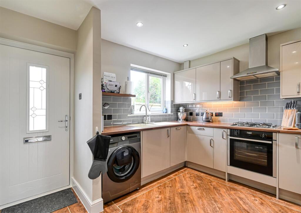 16 Ridley Close-03.jpg