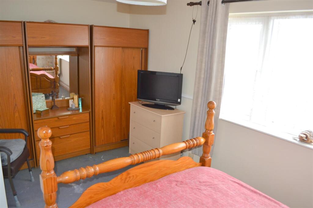Bed 1.JPG