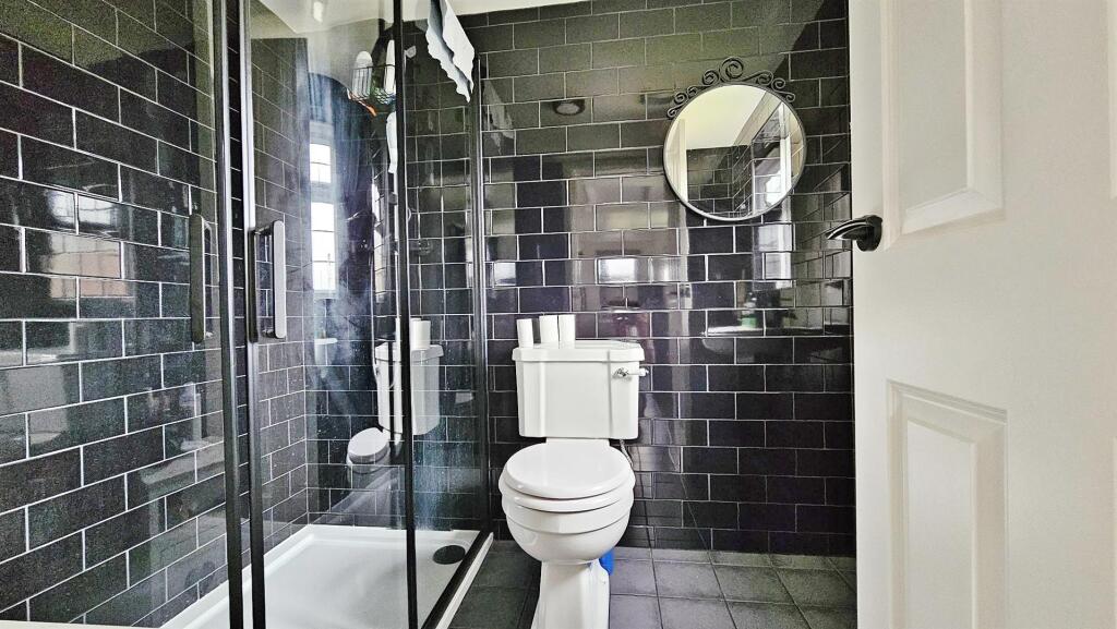 Annexe Shower Room