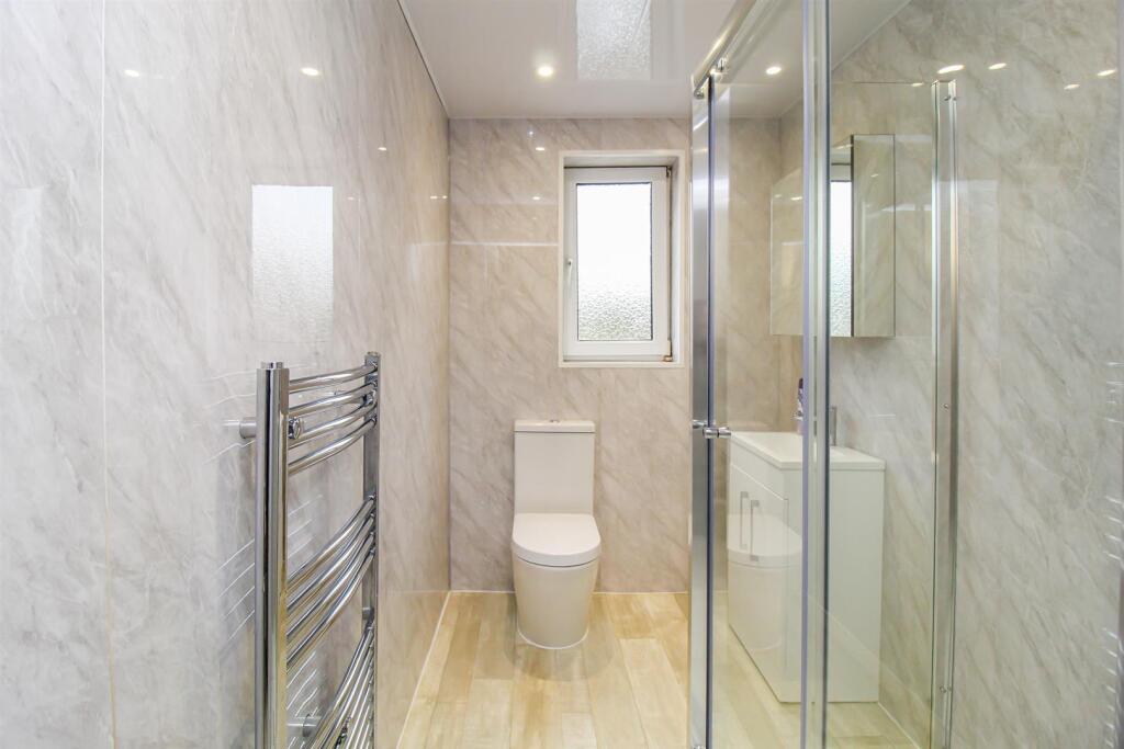 SHOWER ROOM/W.C.