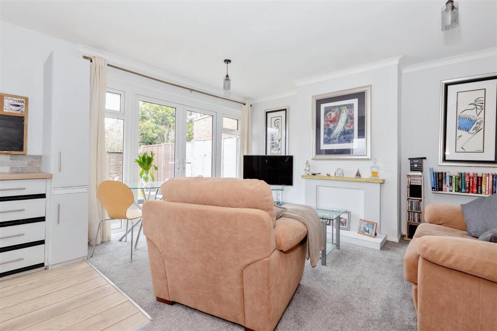 Henfield Close_16.jpg