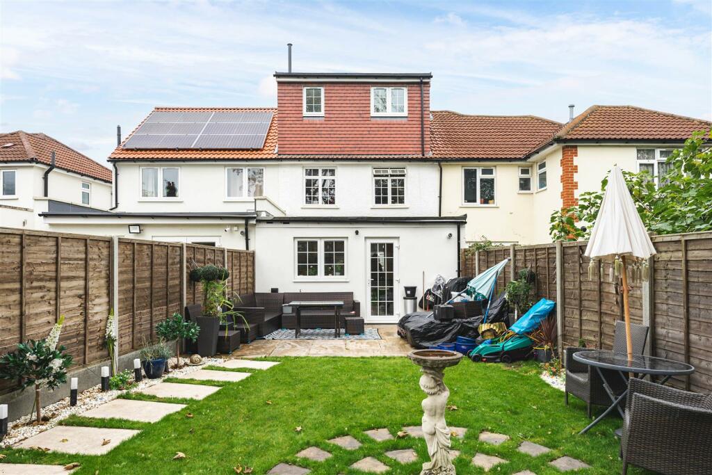 63 Leighton Road-21.jpg