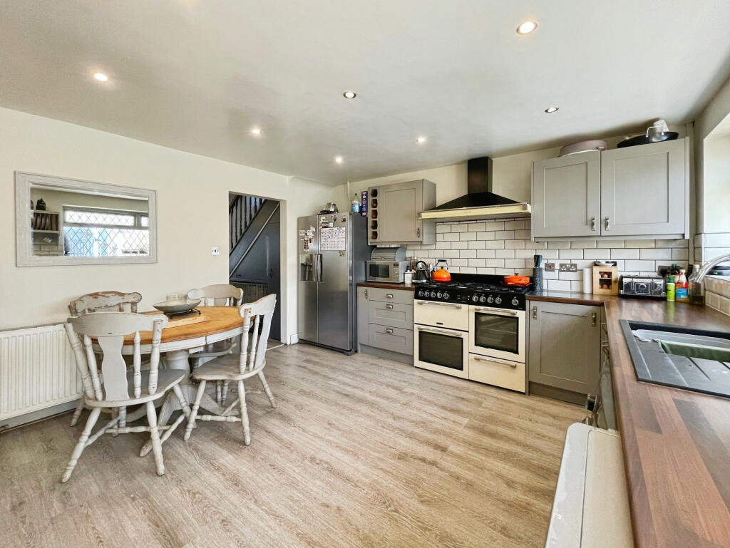 Kitchen/Dining