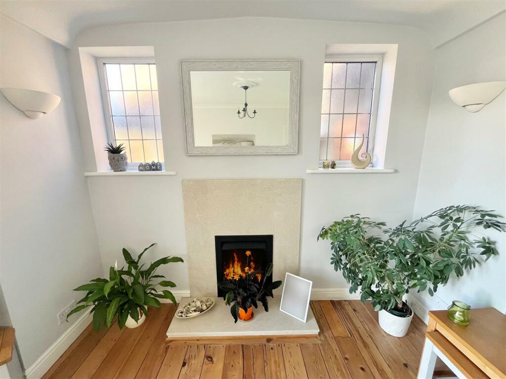 Lounge - Fireplace Feature