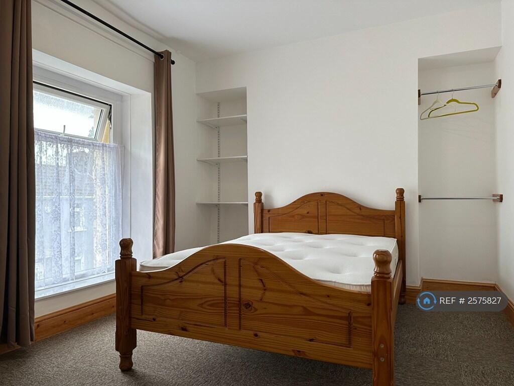 Bedroom 2b First Front