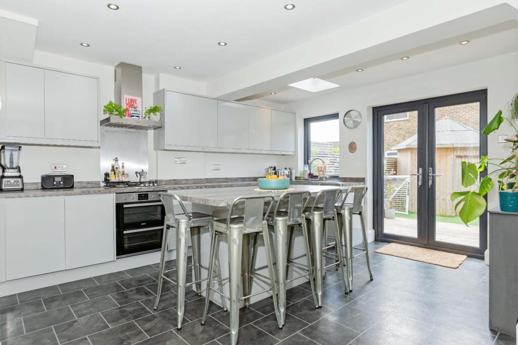 5 Myrtle Crescent_16.JPG