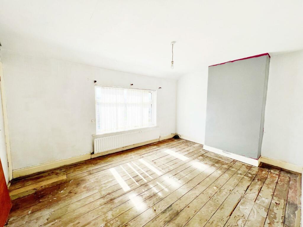 Bedroom 1.jpg