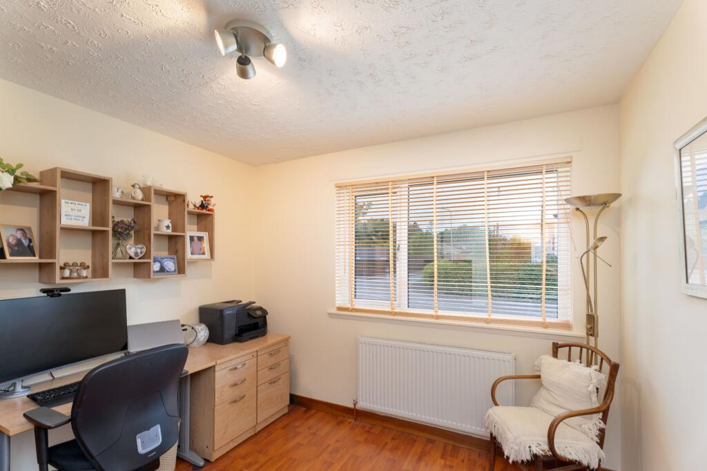 Bedroom / Study