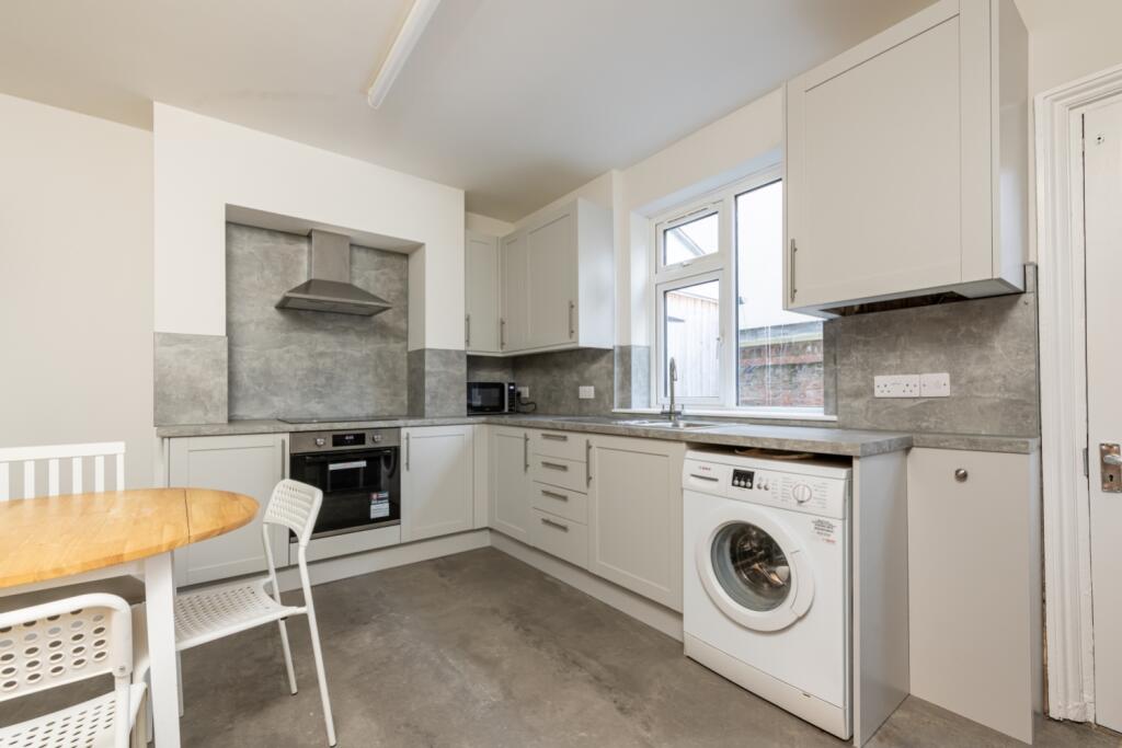 104 Cardigan Street kitchern