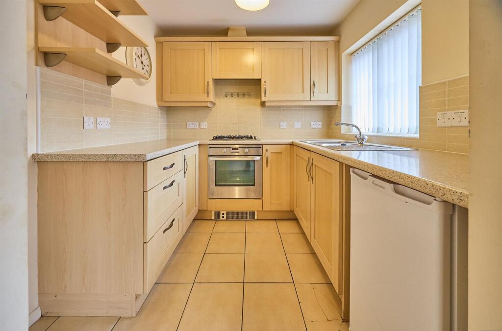 Fitted Kitchen to Front
