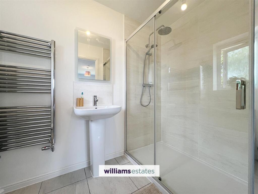 Bedroom Two En Suite