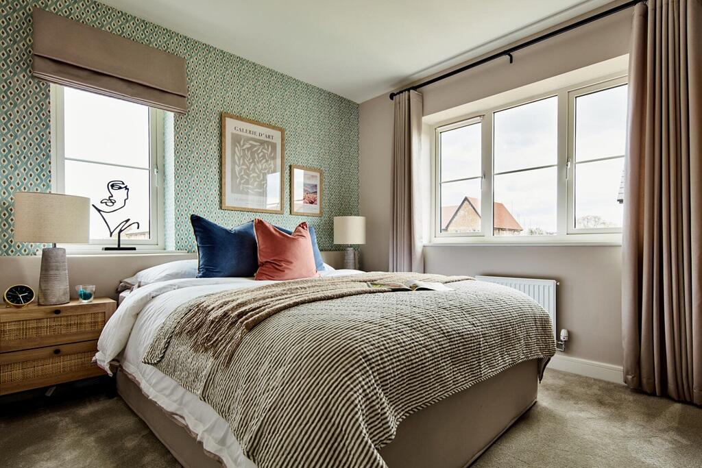 Double bedroom looks out onto the garden