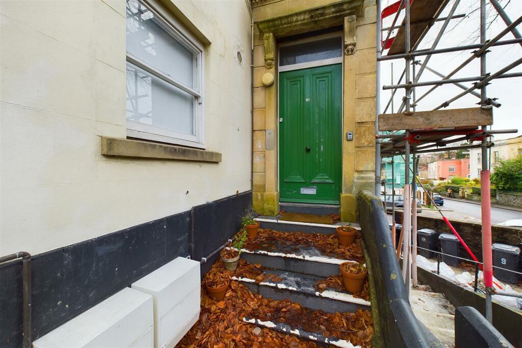 Flat 4, 41 Redland Road, Bristol BS6 6AG | Leaseho