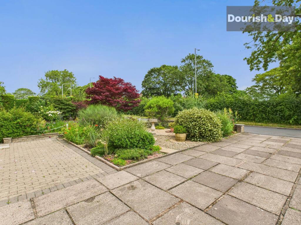 Front Garden / Driveway