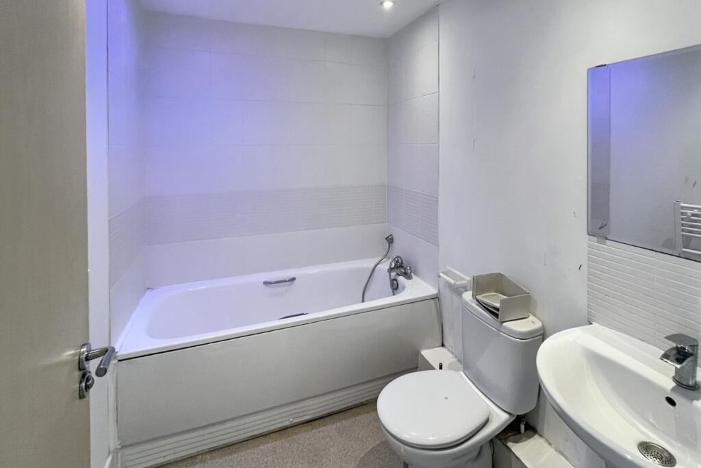 40 Reynolds Avenue, Redhill, Surrey, RH1 1TJ