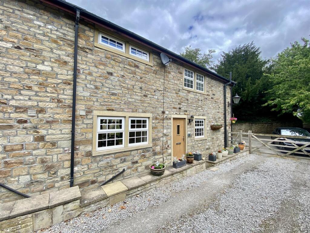 Bramleys Estate Agents - Sands Lane - Mirfield (17