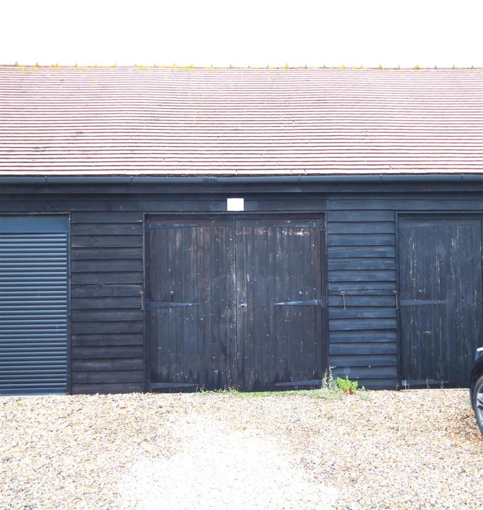 Garage a.JPG