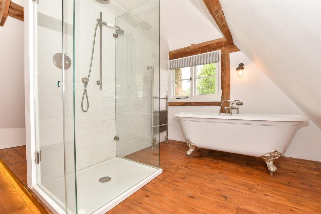 En-Suite Bathroom