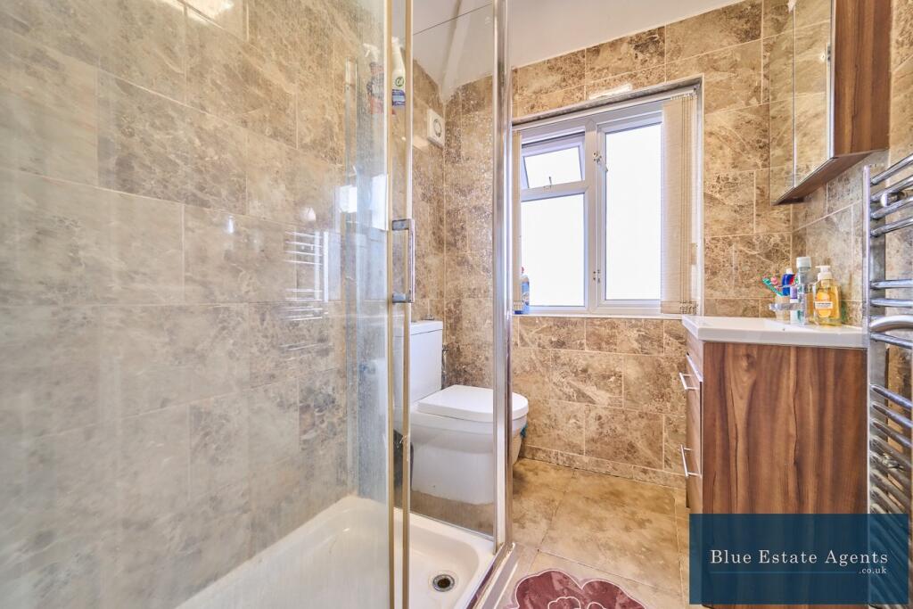 First Floor Family Shower Suite
