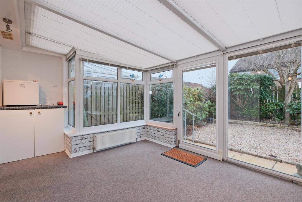 025-3 East Ave, Carluke ML8 5TS.jpg