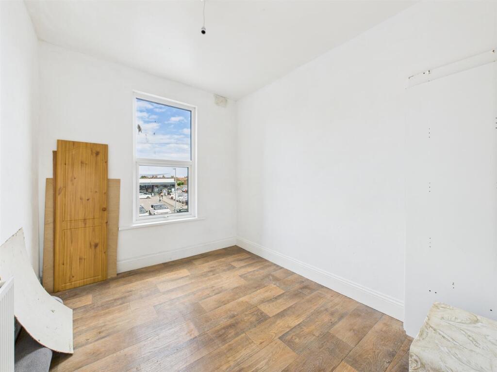 Bedroom: