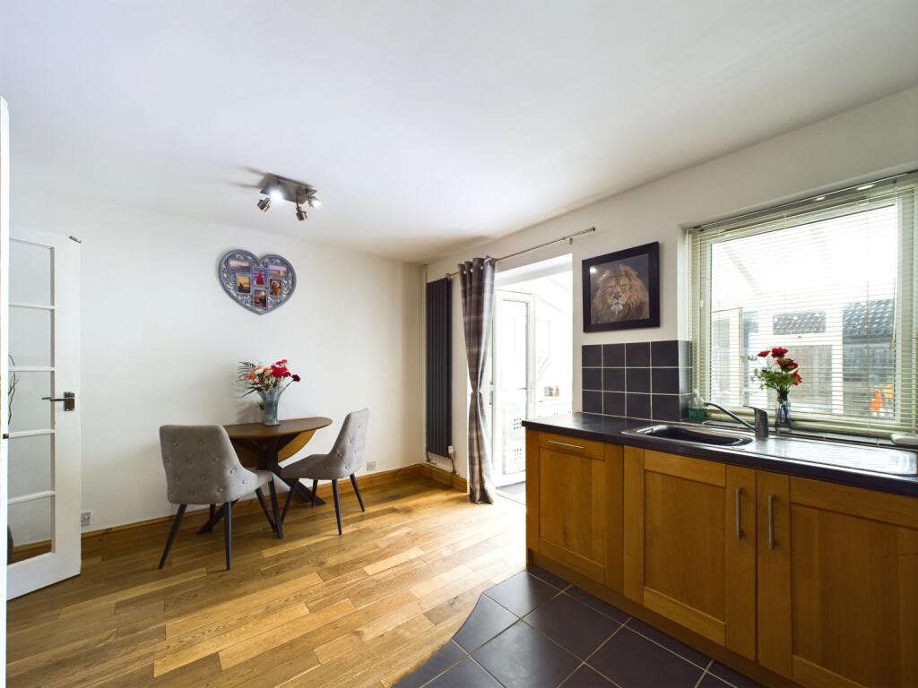 CAM02023G0-PR0077-STILL010