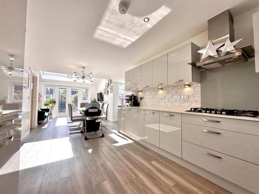 OPEN-PLAN Kitchen Space 474