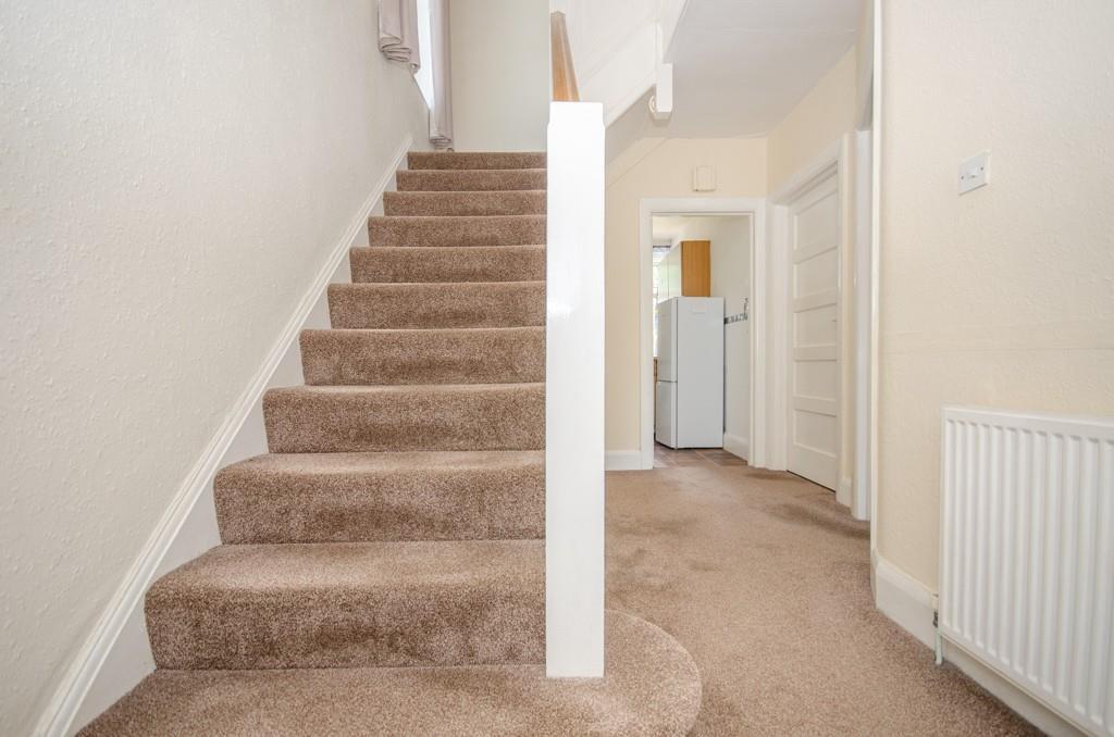 Hallway pic 2.jpg