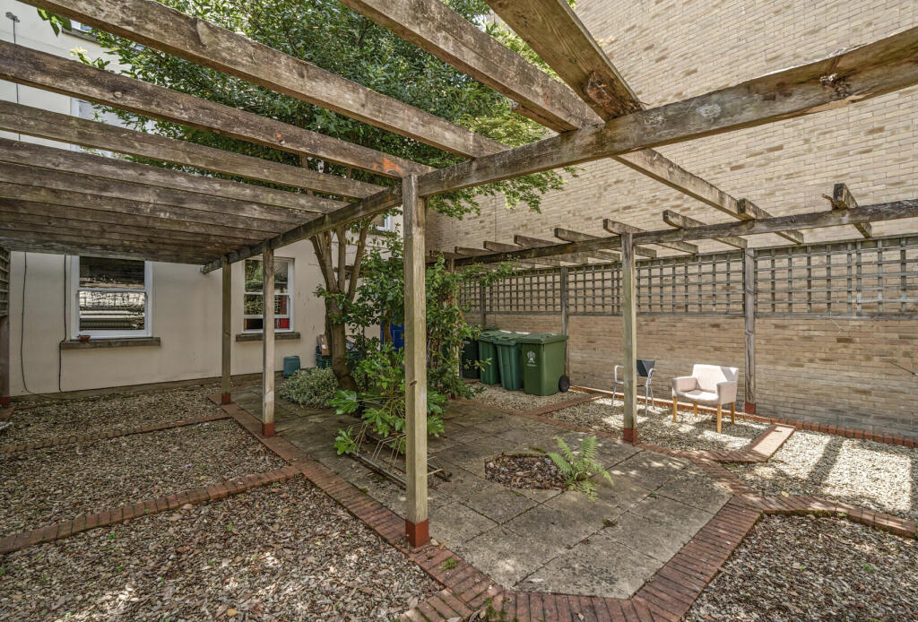 1310437-5-684c01d...