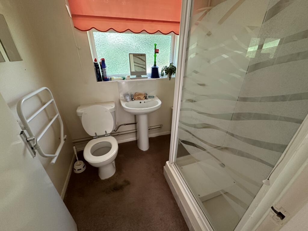 Shower room.JPG