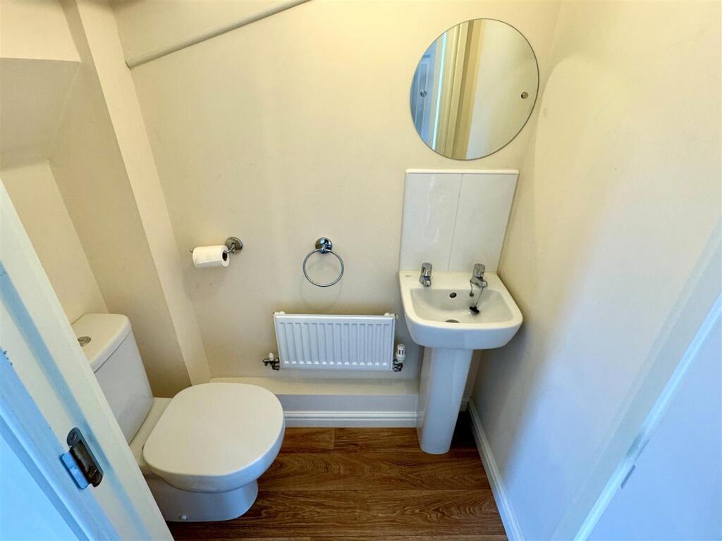 24 Stret Lowarth WC