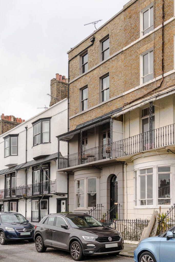 249328 - 34 Spencer Square-48.jpg