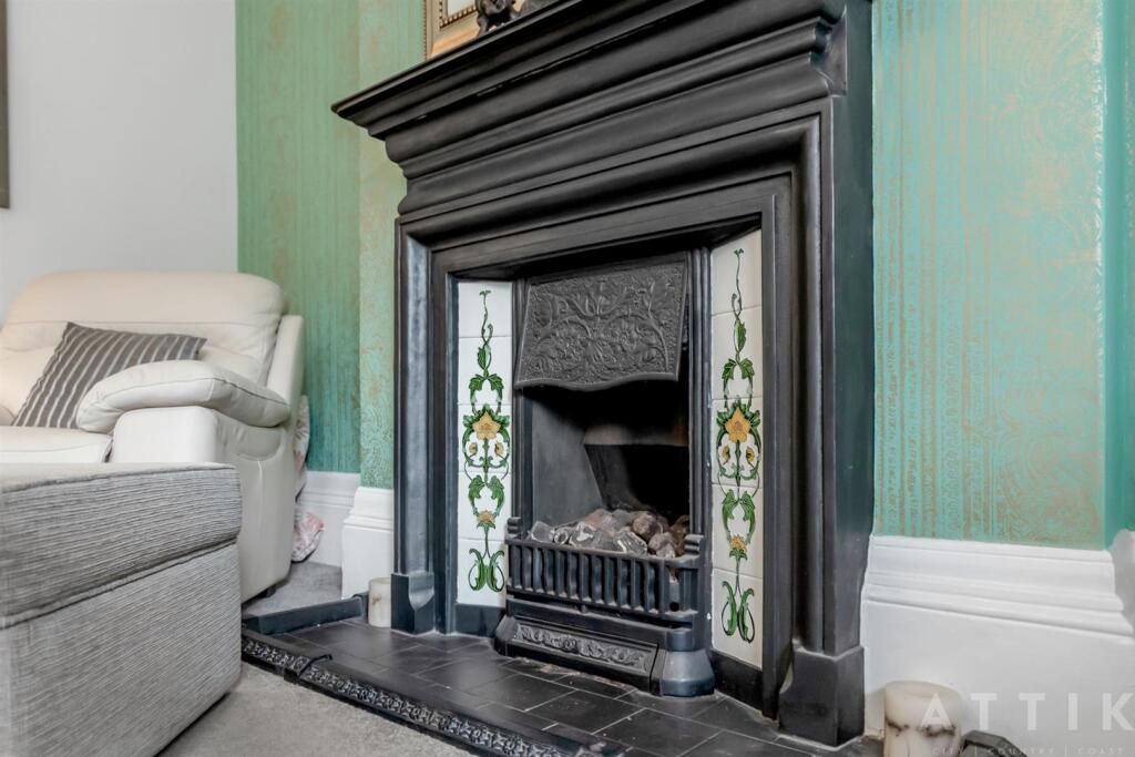 Attik 5, Stradbroke Road Gorleston, NR31 7AQ (5).j