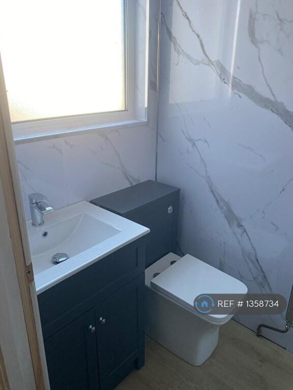 Shower Room 3