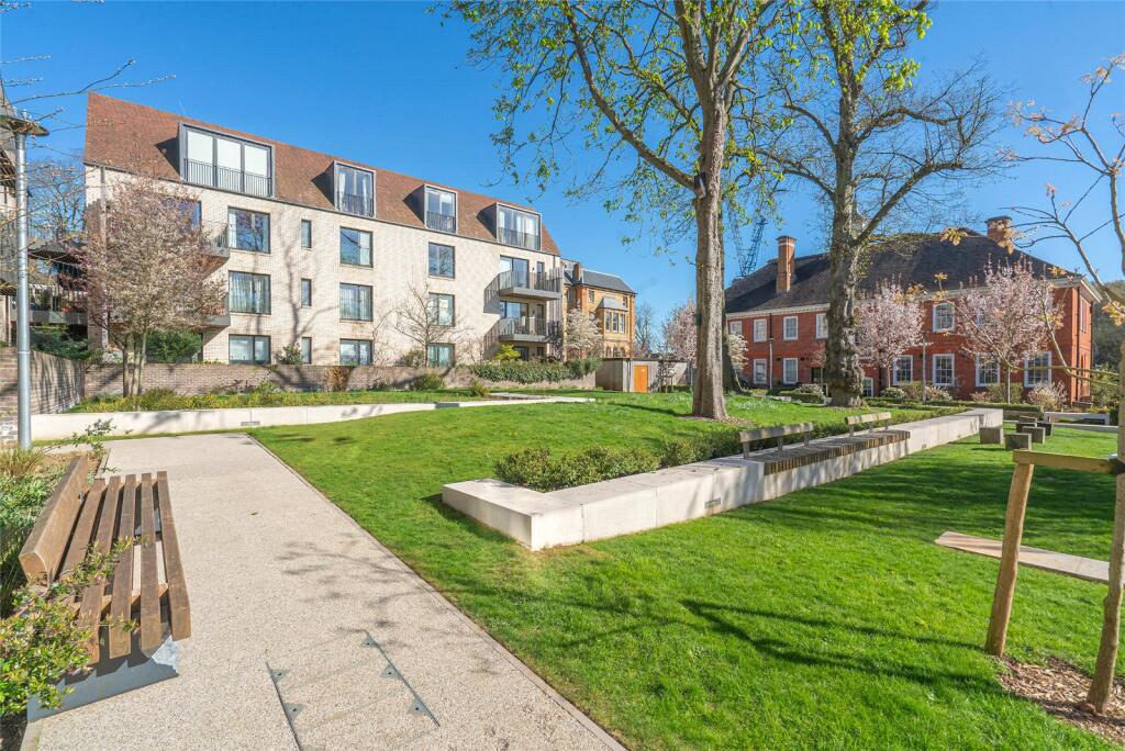Communal Gardens G
