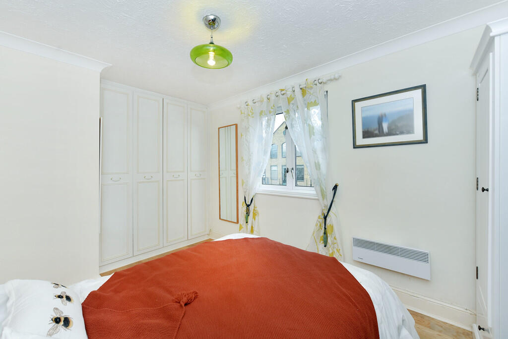 apt 14 Royal Vict...