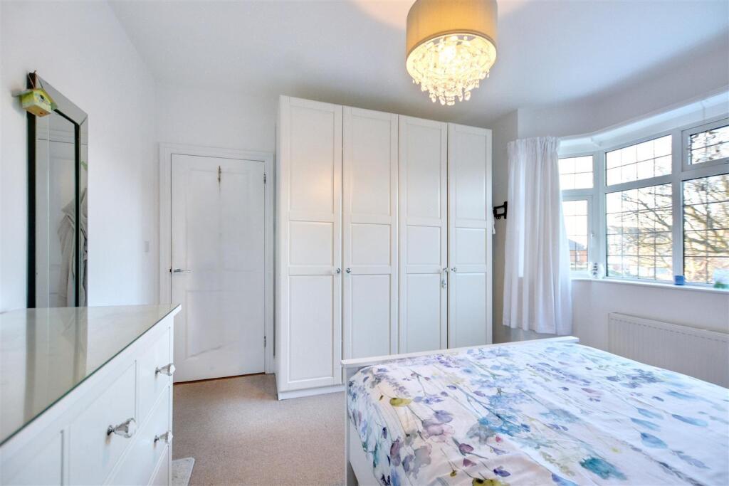 39 Rushy Lane bed 2.jpg