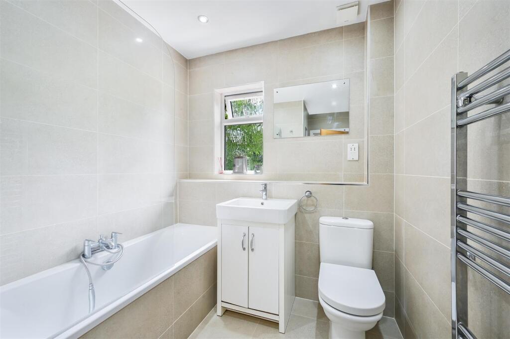 BYWOOD CLOSE, 4- (12).jpg