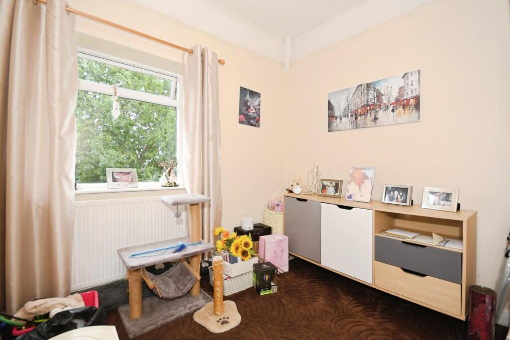 BEDROOM 3 02.jpg